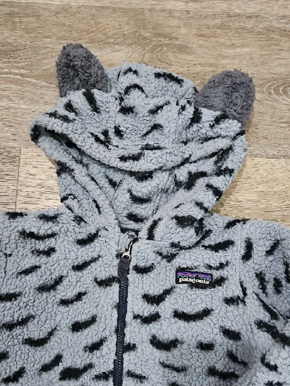 Patagonia Kids Gray Blue Fuzzy Zip Hoodie with Black Spot Pattern And Ears 3t